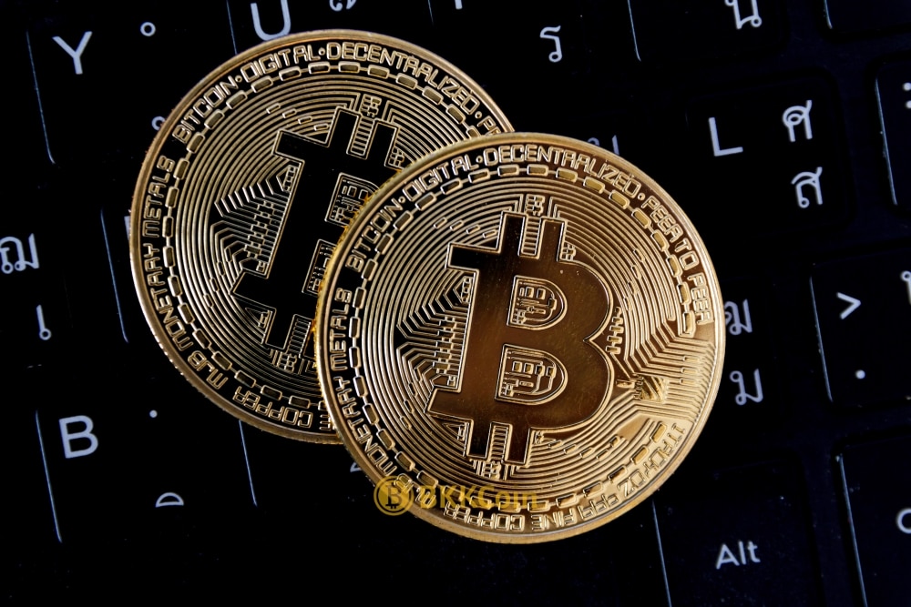 Bitcoin At Risk of Falling to 10,000 Dollars